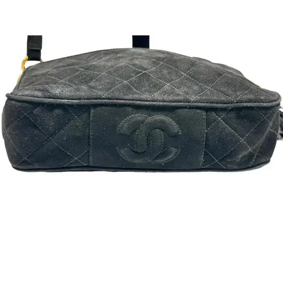 Authentic Chanel Matelassé Fringed Suede Shoulder Bag - Picture 5 of 11